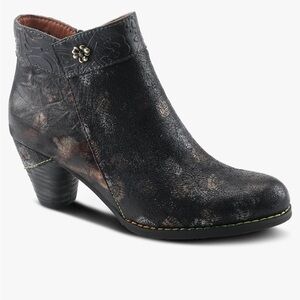 L’Artiste Black Multi Spring Step Bestlove Ankle Boot for Women Casual Boots.